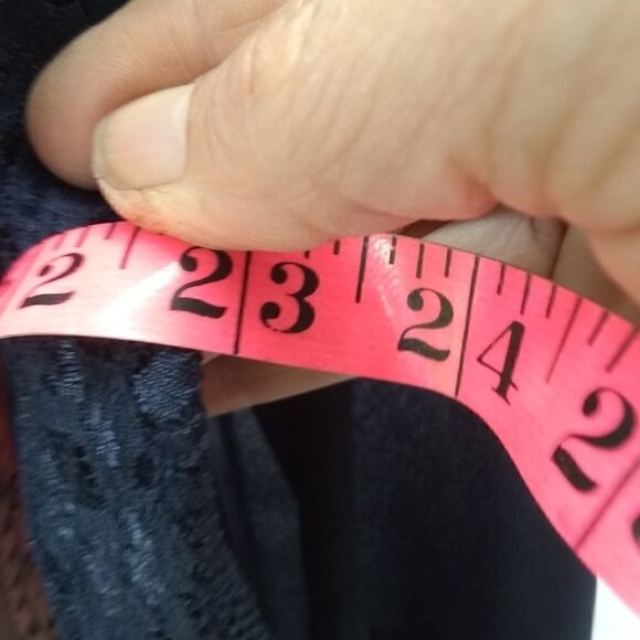 Studio Y lace top - Picture 4 of 5